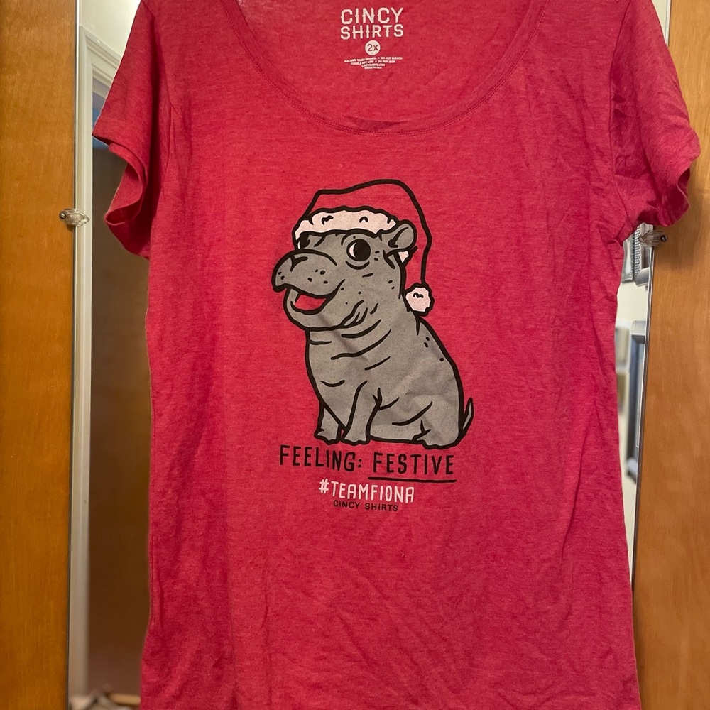 Cincy Shirts Fiona Feeling Festive women’s size 2x. Runs a but small, like XL